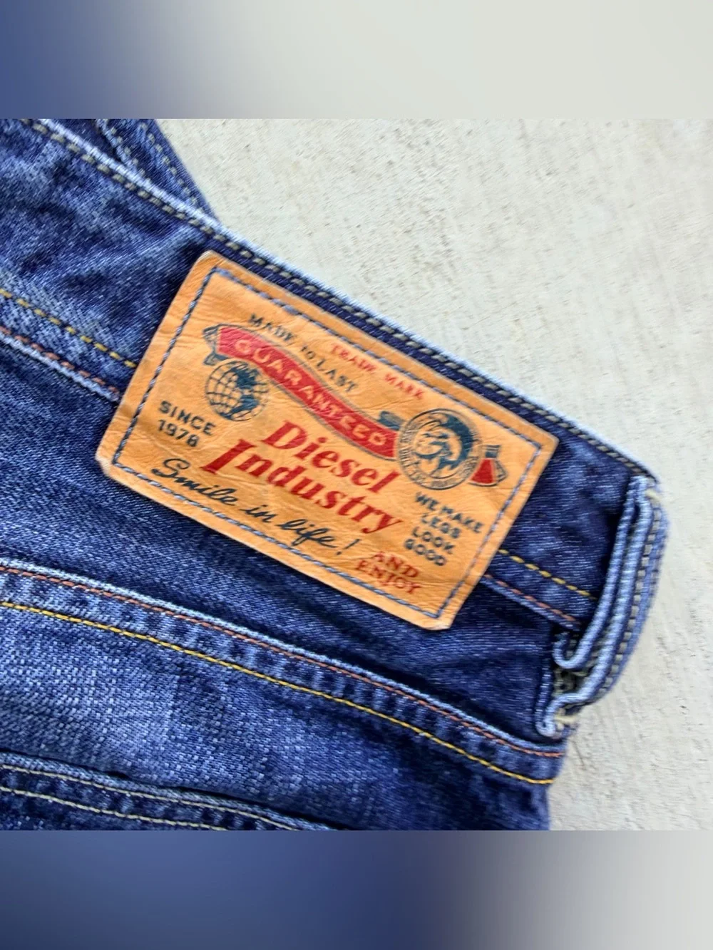 Diesel Jeans Larkee Relaxed Straight Men Size 34 Medium Wash Denim